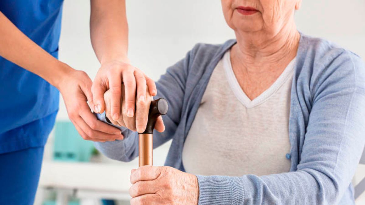 La edad dejó de ser un límite rígido. Antes se operaba hasta los 65 años, luego hasta los 70. Hoy pesa la edad biológica.