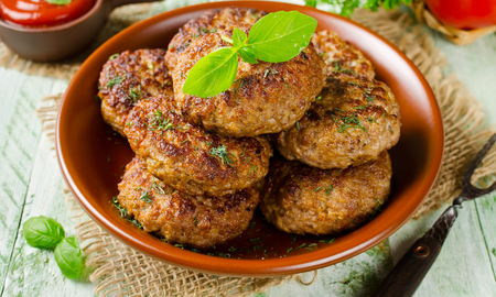Hamburguesas de avena saludables para el almuerzo. Hamburguesas de avena saludables para el almuerzo.