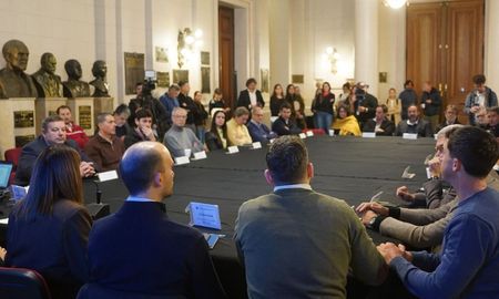 En las últimas semanas, se vienen realizando distintas reuniones preparatorias para la convención constituyente de Santa Fe. En las últimas semanas, se vienen realizando distintas reuniones preparatorias para la convención constituyente de Santa Fe.