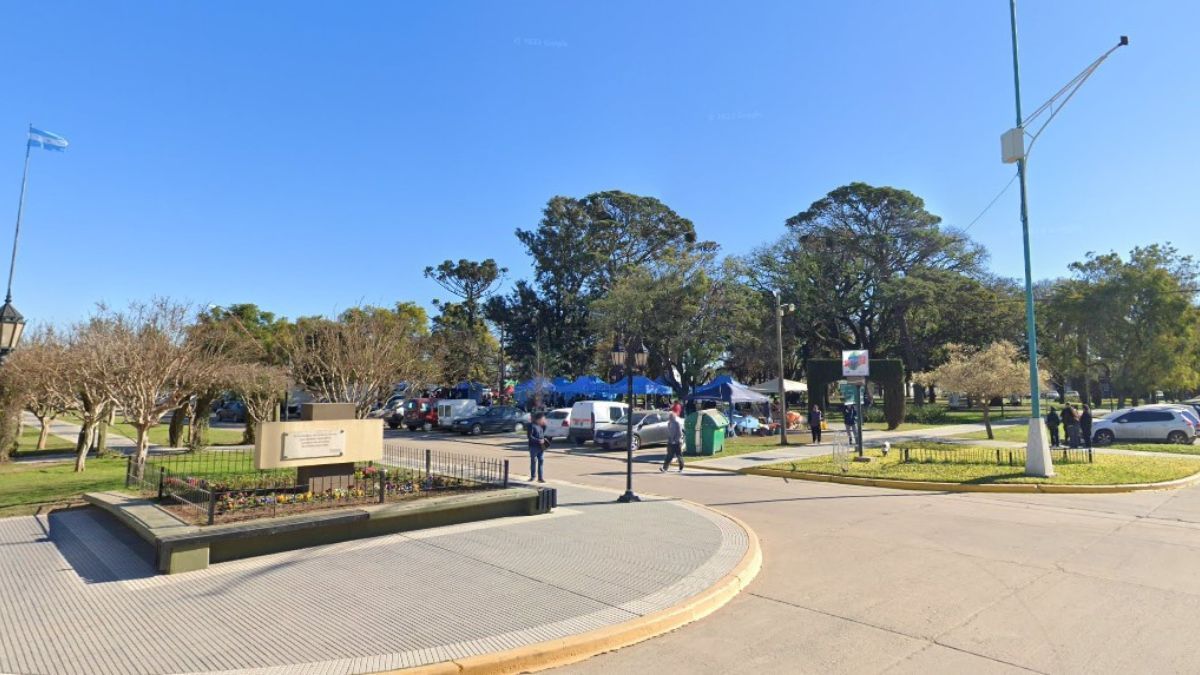 Una pelea en la plaza central de Recreo dejó a un hombre con un importante corte en su nariz
