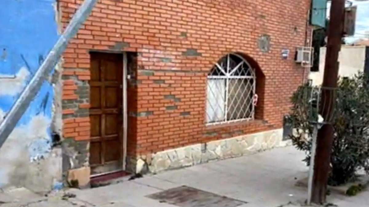 Un adolescente de 16 años se entregó en la comisaría de Comodoro Rivadavia acompañado por su hermano de 12