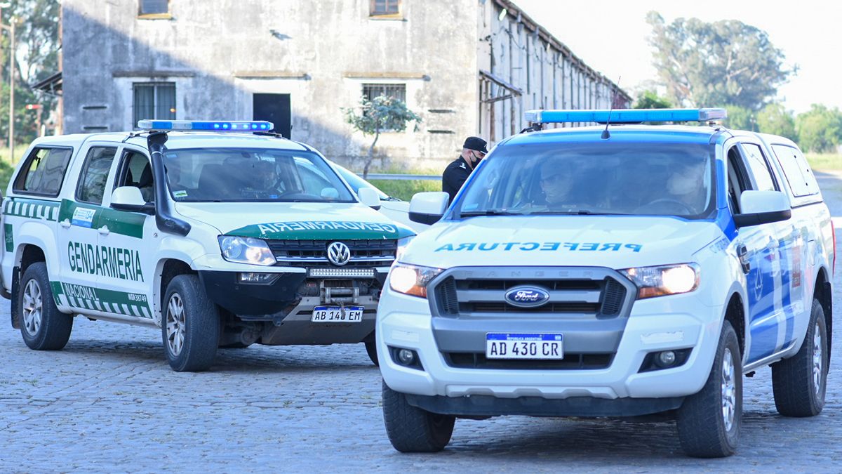 Del operativo participaron personal de la Policía de la provincia, Gendarmería Nacional, Prefectura Naval y agentes de la Secretaría de Control de la Municipalidad de Santa Fe.