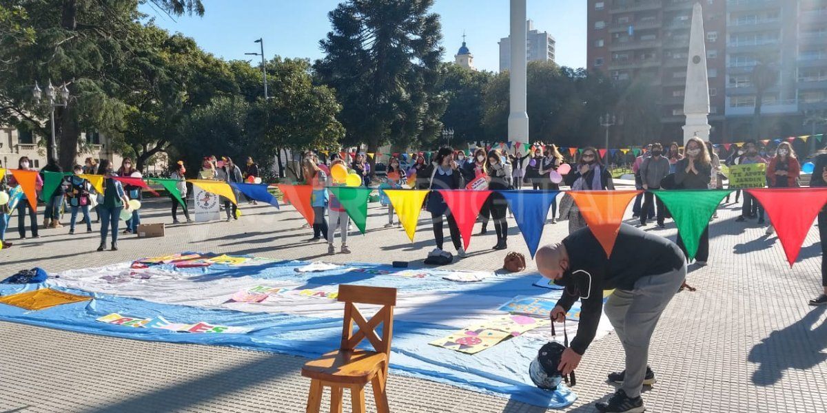 En su día, trabajadores de jardines se manifestaron en la plaza 25 de Mayo