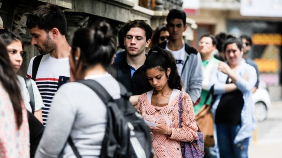 La cantidad de trabajadores registrados en establecimientos productivos cayó un 2