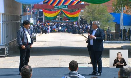 Alberto Fernández despidió en Jujuy a su amigo Evo Morales, con quien mantuvo una cena este domingo a la noche. Alberto Fernández despidió en Jujuy a su amigo Evo Morales, con quien mantuvo una cena este domingo a la noche.
