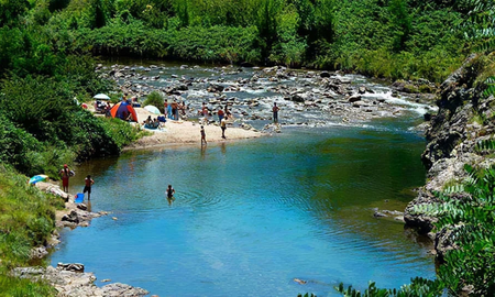 Lejos de las multitudes y el ruido de las grandes villas turísticas, la provincia esconde rincones donde la naturaleza manda. Lejos de las multitudes y el ruido de las grandes villas turísticas, la provincia esconde rincones donde la naturaleza manda.