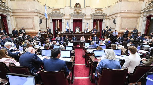 El Senado aprobó en general el Presupuesto 2026 con 46 votos afirmativos, 25 negativos y 1 abstención.