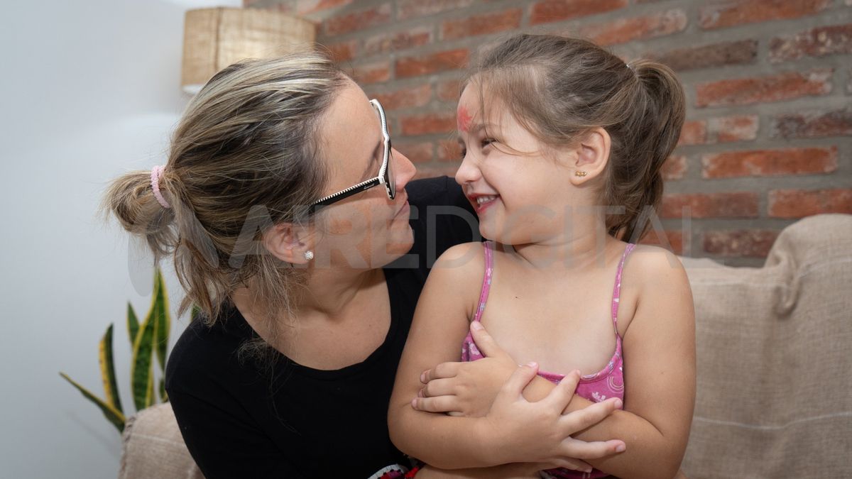 “Bancar la situación más el trabajo fue mucho, pero logramos salir”, valora la joven madre que hoy se prepara para celebrar el cumpleaños de la nena. “Bancar la situación más el trabajo fue mucho, pero logramos salir”, valora la joven madre que hoy se prepara para celebrar el cumpleaños de la nena.