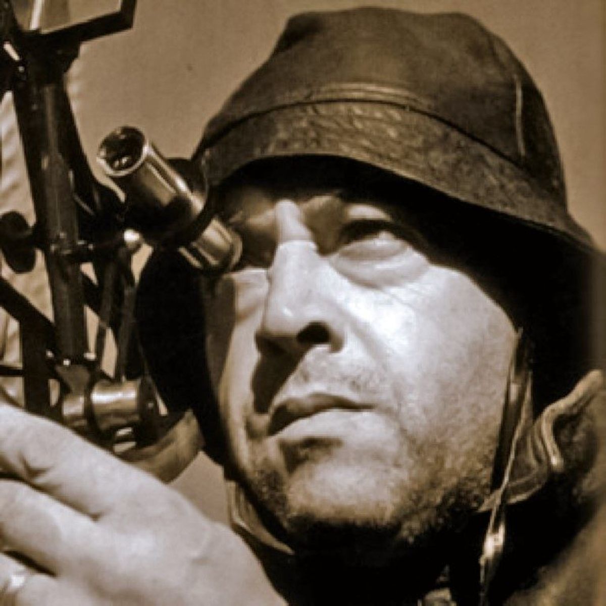 Vito con un sextante el cual, conociendo la elevación del sol y la hora del día, determinar la latitud a la que se encuentra el observador. Además, en sus viajes utilizaba un viejo compás magnético, y avanzaba con la única ayuda de la observación del cielo (las estrellas) y otras pocas herramientas básicas para calcular su posición en el vasto océano.