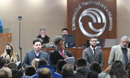 Condenan a 21 años de prisión al policía que mató a Lucas Verón en La Matanza. Condenan a 21 años de prisión al policía que mató a Lucas Verón en La Matanza.