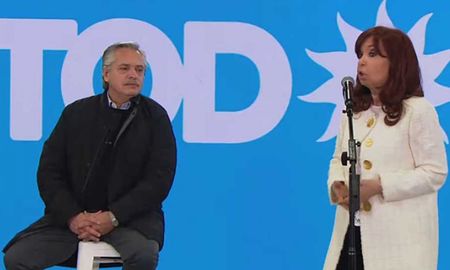 En el marco de la campaña por las elecciones legislativas, la vicepresidenta Cristina Fernández llamó a discutir un proyecto para sacar a la Argentina adelante. En el marco de la campaña por las elecciones legislativas, la vicepresidenta Cristina Fernández llamó a discutir un proyecto para sacar a la Argentina adelante.
