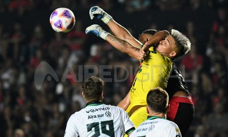 Sebastián Meza tapó dos chances claras de gol y evitó el empate de Colón. Sebastián Meza tapó dos chances claras de gol y evitó el empate de Colón.