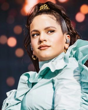 Rosalía rompió el silencio tras el escándalo por el Mundial 2026. Pidió perdón a los hinchas argentinos con una historia y borró sus posteos en TikTok.