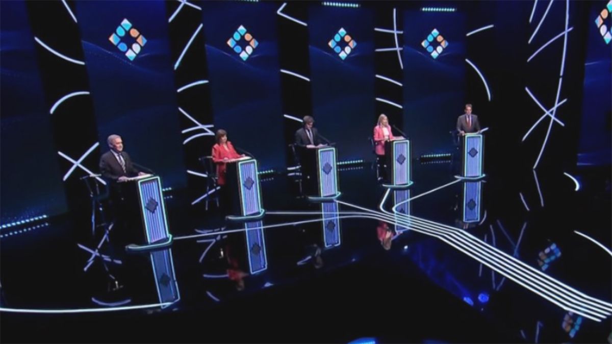 La problemática del medioambiente fue uno de los temas que debatieron los candidatos a la Presidencia, aunque no ocupó un lugar preponderante en las exposiciones. La problemática del medioambiente fue uno de los temas que debatieron los candidatos a la Presidencia, aunque no ocupó un lugar preponderante en las exposiciones.