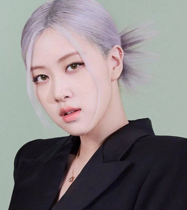 Rosé de BLACKPINK establece un nuevo récord en Spotify con "On The Ground".