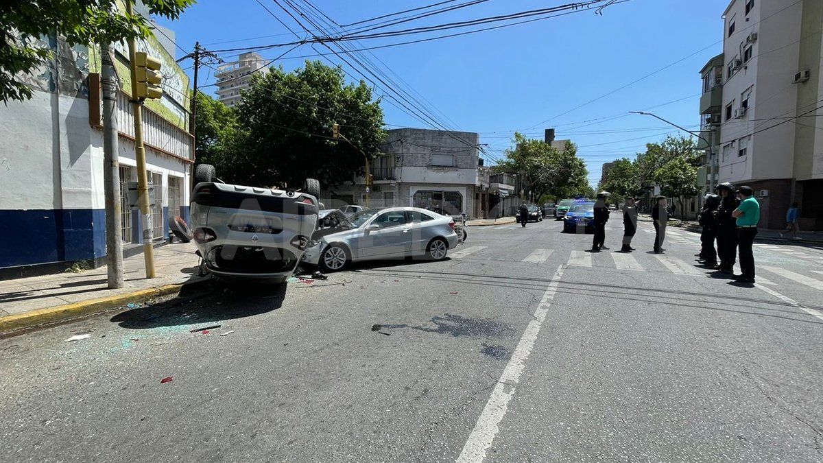 El hecho ocurrió en la intersección de calle Urquiza y Lisandro De La Torre.