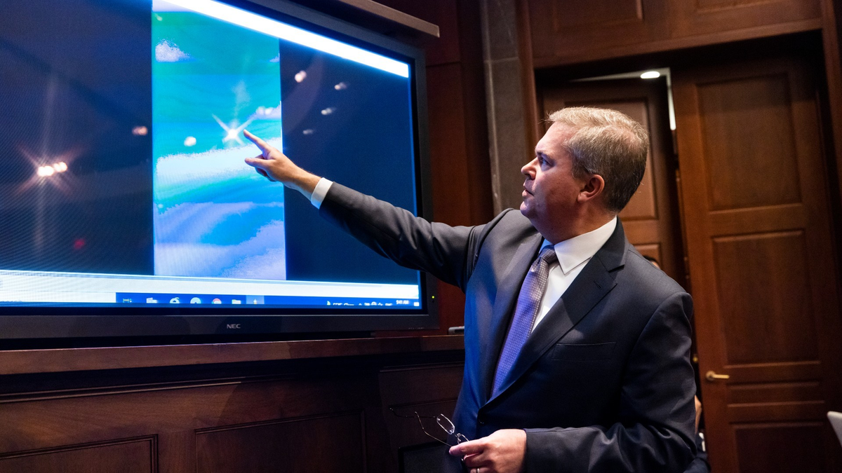 Se realizó por primera vez en 50 años una audiencia sobre ovnis en donde se dieron a conocer imágenes, videos y archivos que demuestran el sobrevuelo de estos objetos no identificados.