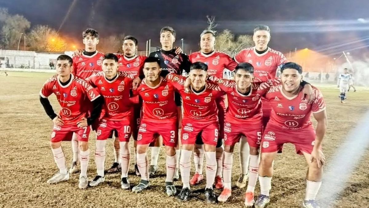 Atlético Floresta goleó a Deportivo Agua