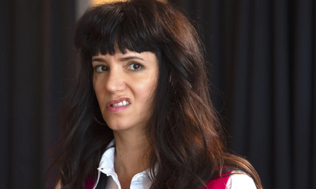 El personaje de Vicky en la serie Envidiosa personifica la frustración y la constante comparación con el éxito ajeno. El personaje de Vicky en la serie Envidiosa personifica la frustración y la constante comparación con el éxito ajeno.