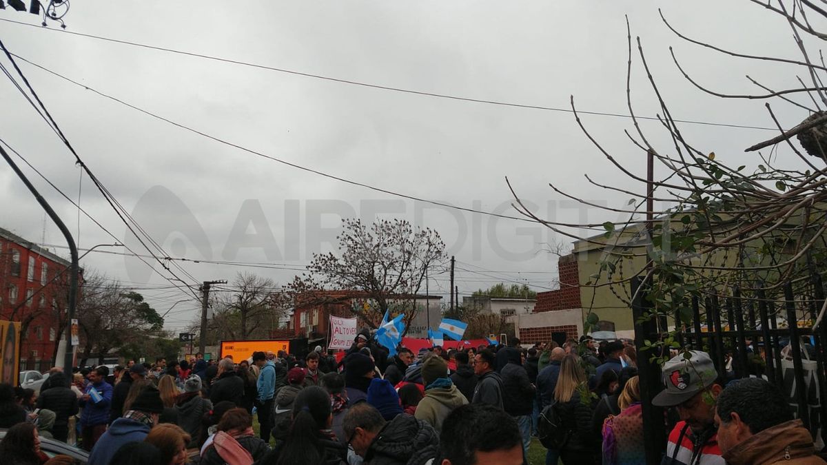 El cierre de campaña de la lista Es Con Vos se realizó en la Plazoleta Las Flores II. El cierre de campaña de la lista Es Con Vos se realizó en la Plazoleta Las Flores II.