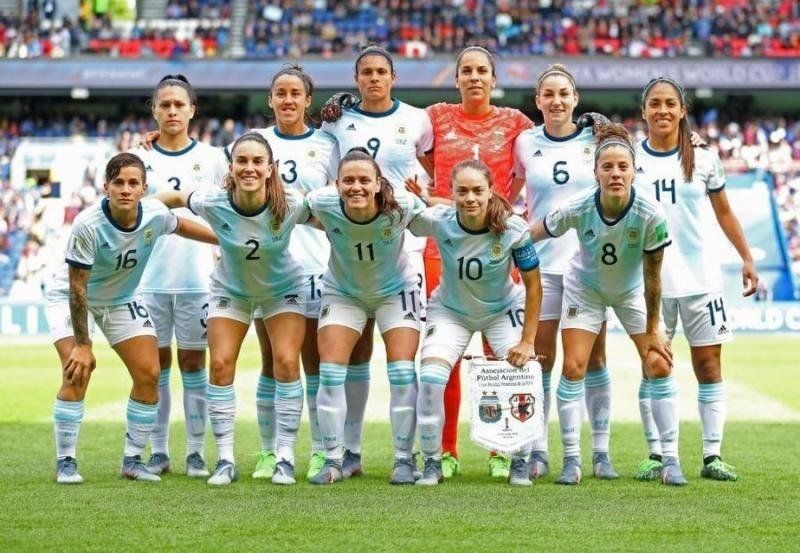 Con toda la ilusión, la Selección Argentina enfrenta a Inglaterra