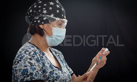 Continúan los operativos de vacunación contra el coronavirus en puestos móviles. Continúan los operativos de vacunación contra el coronavirus en puestos móviles.