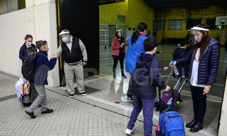 En el segundo semestre se mantendrá el sistema de burbujas y la idea es siempre ir ampliando la presencialidad en las escuelas. En el segundo semestre se mantendrá el sistema de burbujas y la idea es siempre ir ampliando la presencialidad en las escuelas.