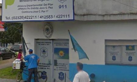 Según trascendió, la dependencia está superpoblada, ya que tiene capacidad operativa para alojar a 15 personas y, al momento del hecho, había 78 detenidos. Según trascendió, la dependencia está superpoblada, ya que tiene capacidad operativa para alojar a 15 personas y, al momento del hecho, había 78 detenidos.