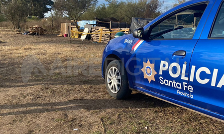 La policía investiga la aparición de un feto en barrio Los Hornos de Santo Tomé. La policía investiga la aparición de un feto en barrio Los Hornos de Santo Tomé.