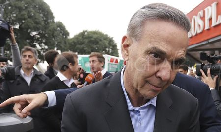 Miguel Ángel Pichetto, aseguró que la interna de Juntos por el Cambio en Santa Fe está cruzando límites complejos. Miguel Ángel Pichetto, aseguró que la interna de Juntos por el Cambio en Santa Fe está cruzando límites complejos.