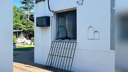 Vandalizaron y entraron a una heladería de Santa Fe en Boneo y Avenida General Paz