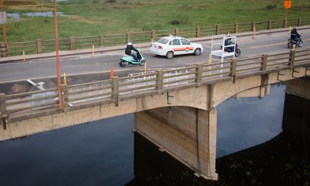 El pasado viernes el organismo vial nacional comenzó el montaje de las estructuras metálicas, lo que dio inicio en el viaducto a los arreglos. El pasado viernes el organismo vial nacional comenzó el montaje de las estructuras metálicas, lo que dio inicio en el viaducto a los arreglos.