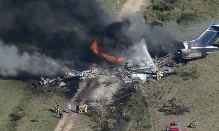Se estrelló un avión en Texas con 21 personas a bordo Se estrelló un avión en Texas con 21 personas a bordo