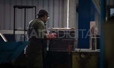 solo tres de cada 10 fabricas de santa fe mostraron una mejora respecto a agosto 2024 solo tres de cada 10 fabricas de santa fe mostraron una mejora respecto a agosto 2024