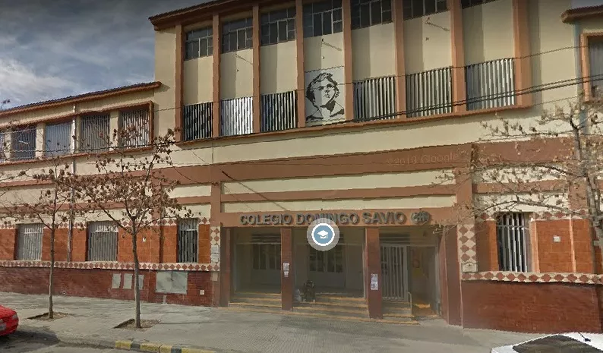Una niña de 8 años que se encuentra cursando el tercer grado en la escuela primaria del colegio religioso Domingo Savio en General Roca, fue testigo de un acto sexual entre dos adolescentes. Una niña de 8 años que se encuentra cursando el tercer grado en la escuela primaria del colegio religioso Domingo Savio en General Roca, fue testigo de un acto sexual entre dos adolescentes.