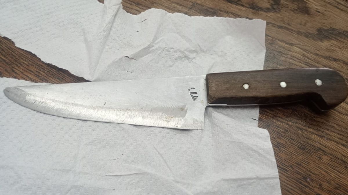 El cuchillo con el que un alumno de 11 años asistió a la escuela de Santo Tomé este miércoles.