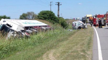 Tragedia en Nelson: cuatro hinchas de River murieron en un choque frontal  contra un camión