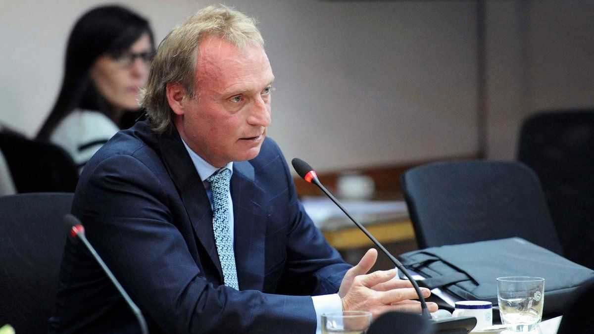 El ex ejecutivo del JP Morgan, Hernán Arbizu, asegura que son U$S 400.000 millones y que el 70% está en EEUU, que ya hizo un blanqueo similar y exitoso.