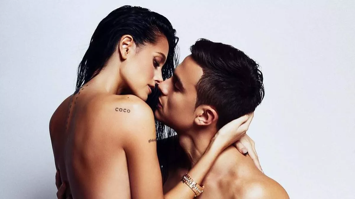 La cantante Oriana Sabatini y el futbolista de Juventus, Paulo Dybala, compartieron la producci&oacute;n de fotos desnudos que rompe todo.