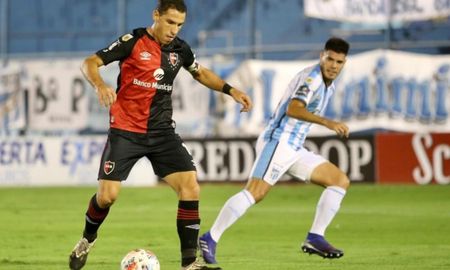 Newells y Atlético Tucumán igualaron 2-2 en el José Fierro en el cierre de la séptima fecha de la Copa de la Liga. Newells y Atlético Tucumán igualaron 2-2 en el José Fierro en el cierre de la séptima fecha de la Copa de la Liga.