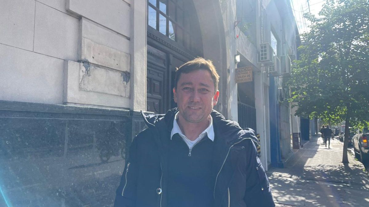 El senador y convencional Esteban Motta (UCR) confirmó que los 33 representantes del espacio ya están delineando los ejes para un texto constitucional común. El senador y convencional Esteban Motta (UCR) confirmó que los 33 representantes del espacio ya están delineando los ejes para un texto constitucional común.