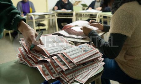 Este lunes se inicia el recuento de los votos de los dos últimos departamentos: Rosario y San Lorenzo. Este lunes se inicia el recuento de los votos de los dos últimos departamentos: Rosario y San Lorenzo.
