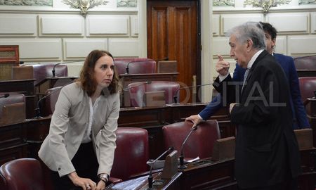 El próximo jueves 18 de mayo, se espera que la Legislatura defina la situación de la fiscal Crisina Ferraro, actualmente procesada en la Justicia federal. El próximo jueves 18 de mayo, se espera que la Legislatura defina la situación de la fiscal Crisina Ferraro, actualmente procesada en la Justicia federal.