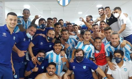 El Decano superó a Racing como local y se asegura un lugar en la próxima fase del torneo local. El Decano superó a Racing como local y se asegura un lugar en la próxima fase del torneo local.