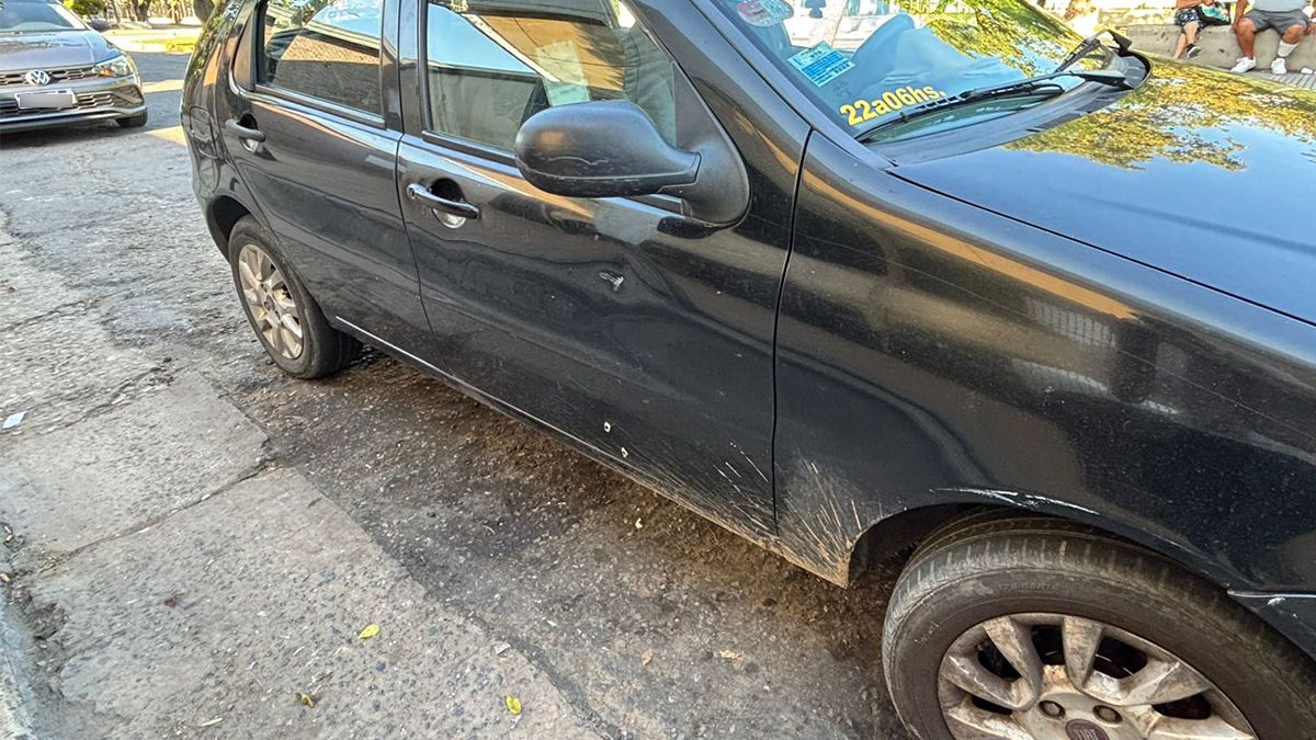 El taxista manejó herido hasta el hospital Cullen en donde lo atendieron y horas después le dieron el alta médica.&nbsp;