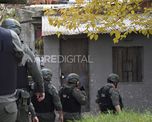 nada de cuidar al vecino: cuatro gendarmes a prision por una extorsion nada de cuidar al vecino: cuatro gendarmes a prision por una extorsion