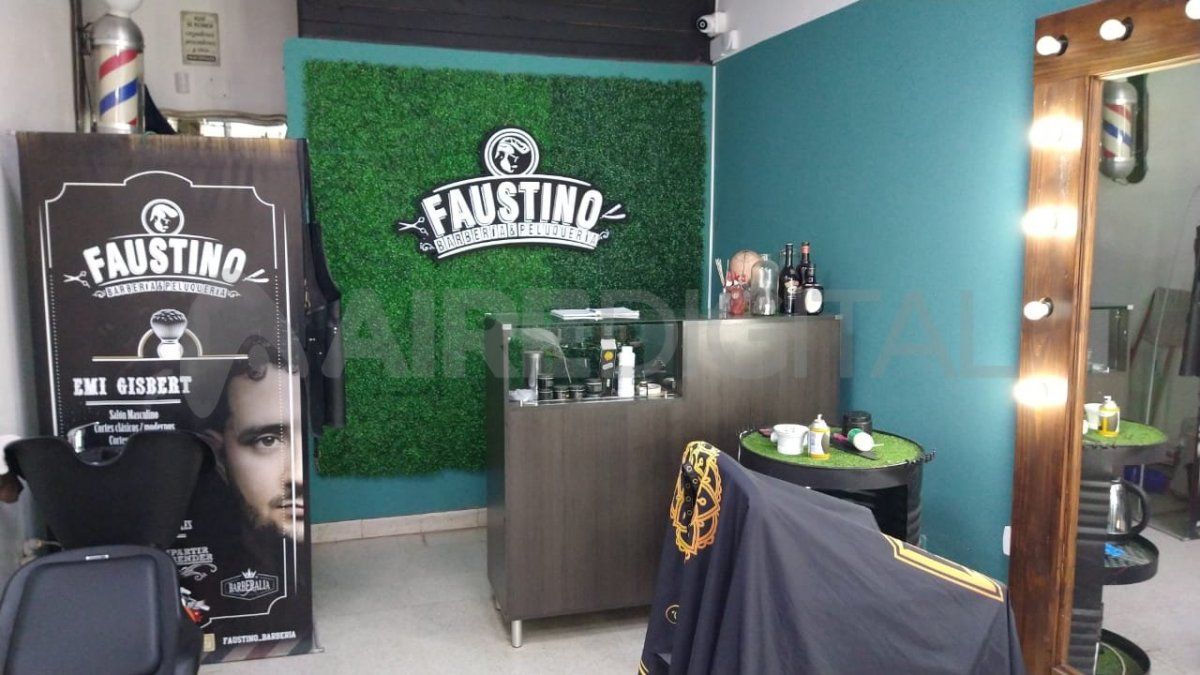 La barbería está ubicada en Blas Parera al 7100.