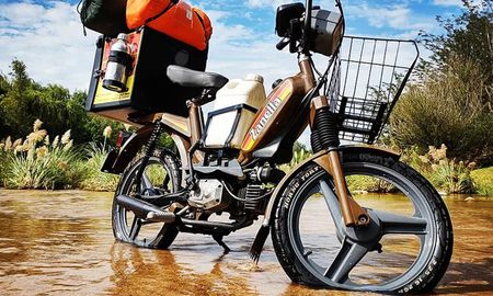 Martín Nuccelli partirá desde la localidad cordobesa de el Nono con la misión de recorrer el país desde la Quiaca hasta Ushuaia en su moto Zanella de 50cc. Martín Nuccelli partirá desde la localidad cordobesa de el Nono con la misión de recorrer el país desde la Quiaca hasta Ushuaia en su moto Zanella de 50cc.