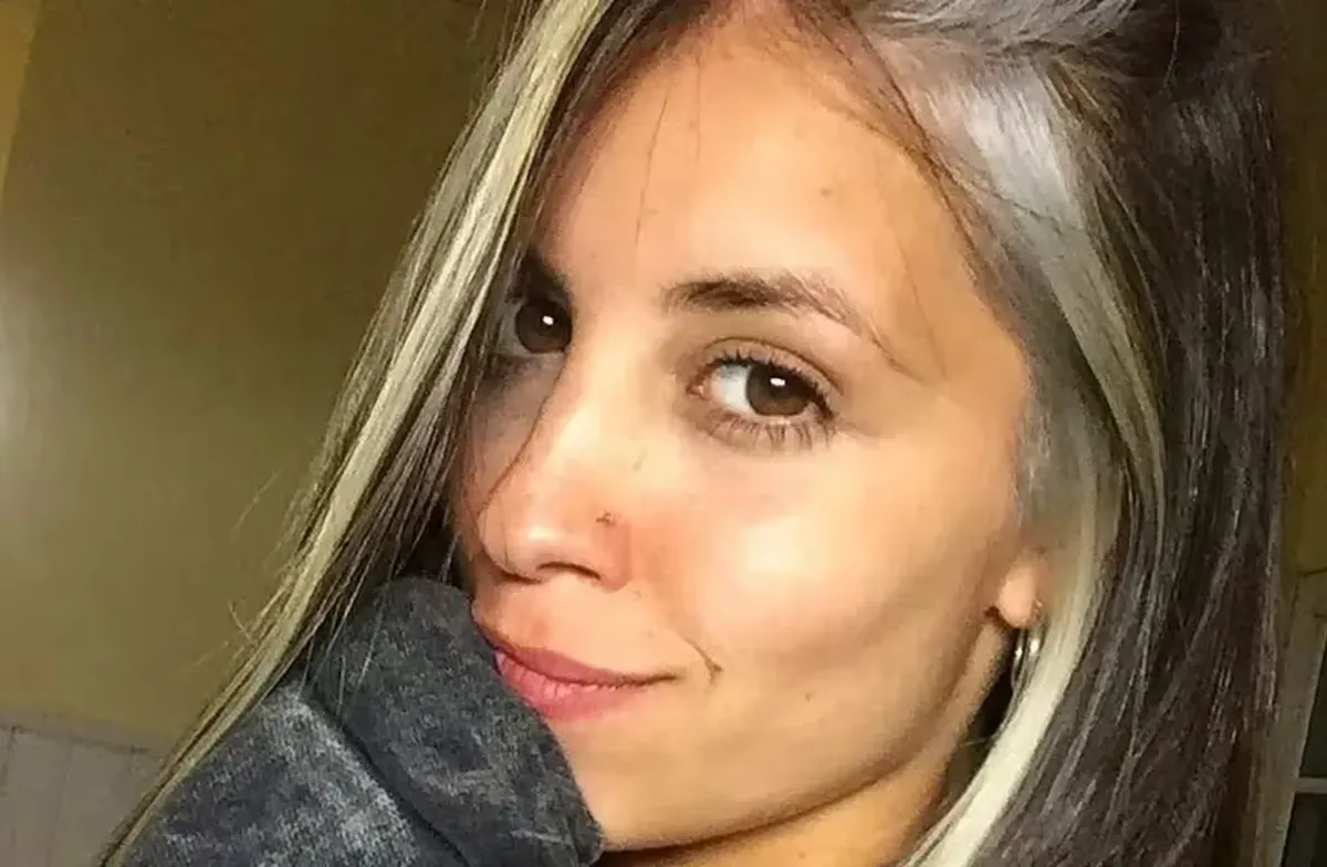 Noelia Velázquez murió al instante tras ser herida por un arma de fuego. Se desempeñaba como peluquera. Noelia Velázquez murió al instante tras ser herida por un arma de fuego. Se desempeñaba como peluquera.