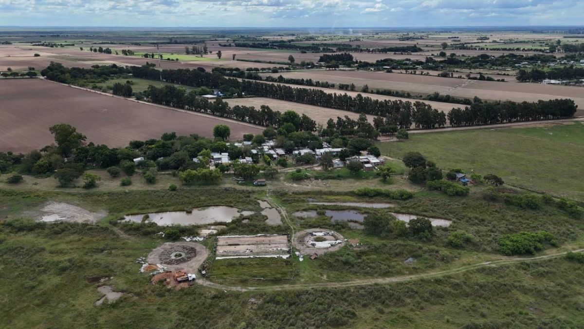 La obra garantizará el acceso al agua&nbsp; a más de 400 familias de Santa Rosa de Calchines. La inversión de la Provincia asciende a $ 374.462.063